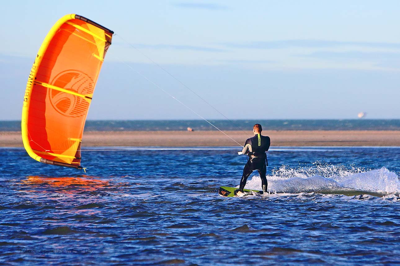 Strand stockfotos kitesurfers De Zandmotor kijkduin Nationaal Park Hollandse Duinen