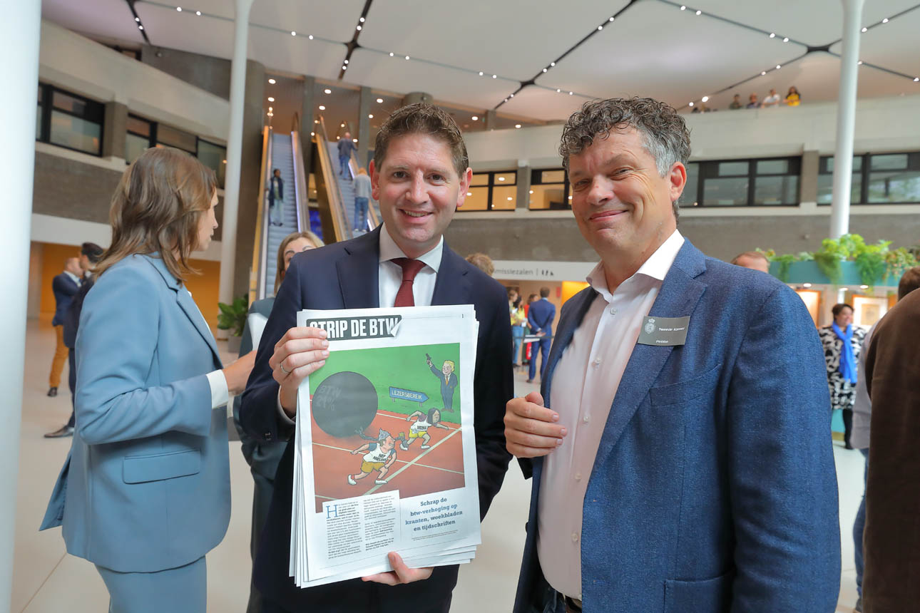 Fotografie van petitie overhandiging 2e kamer Den Haag