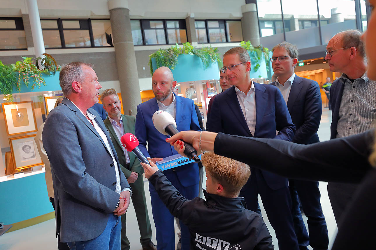 interview 2kamer Den Haag petitie overhandiging