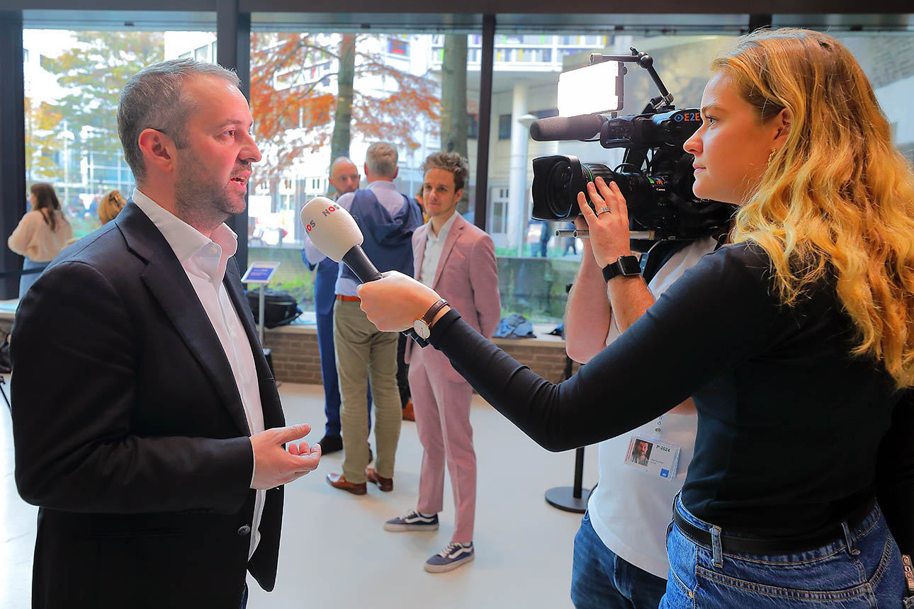 overhandiging Den Haag 2e kamer