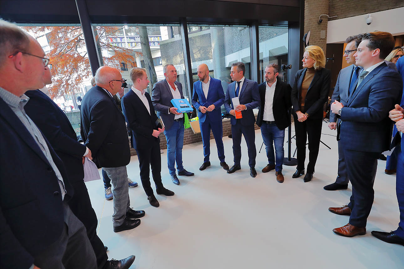 petitie overhandiging den haag